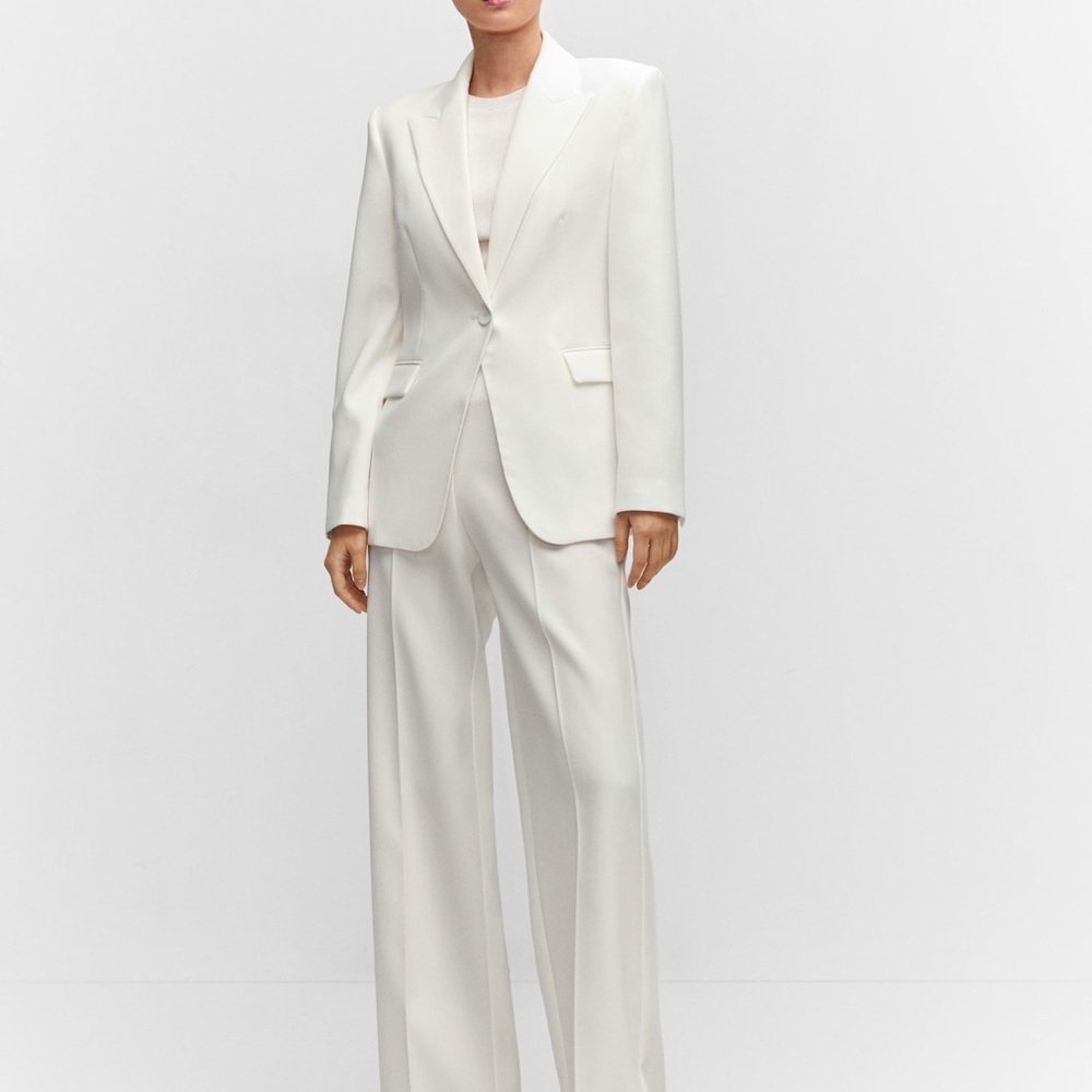 SUIT JACKET WITH BUTTONS